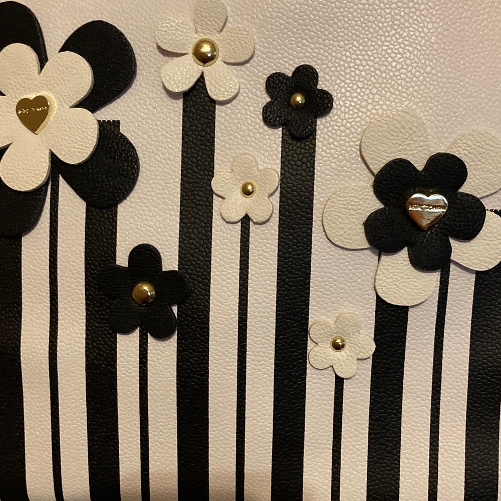 Betsey Johnson NEW Large Black & White Floral Stripe Tote Hard to Find! RaRe! - Picture 5 of 12
